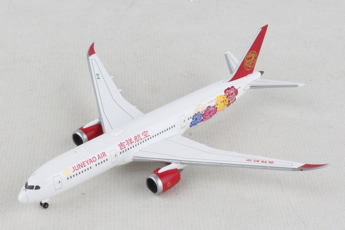 Herpa Wings HE533089 Juneyao 787-9 1/500