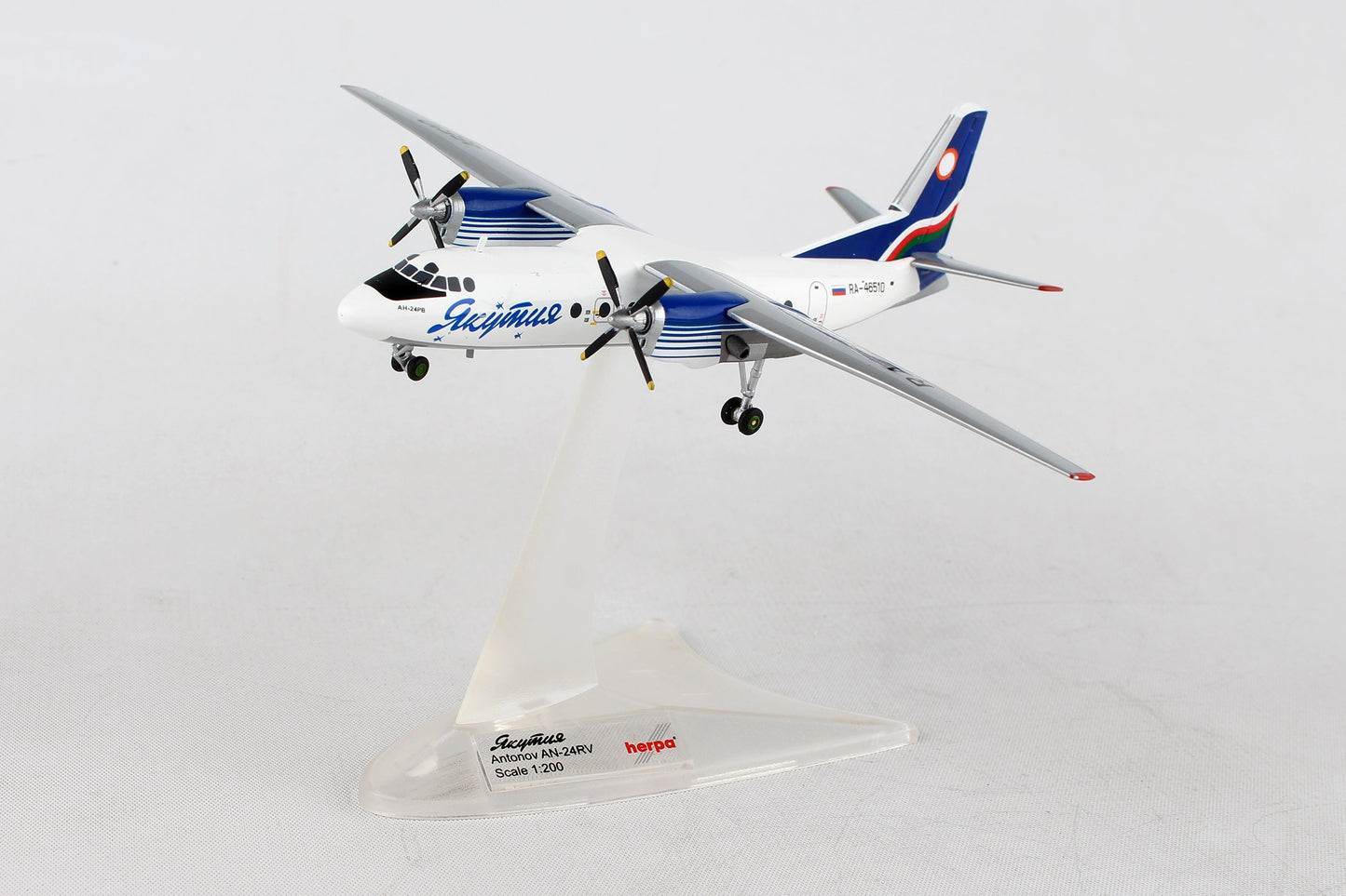 Herpa Wings HE558839 Yakutia An24Rv 1/200
