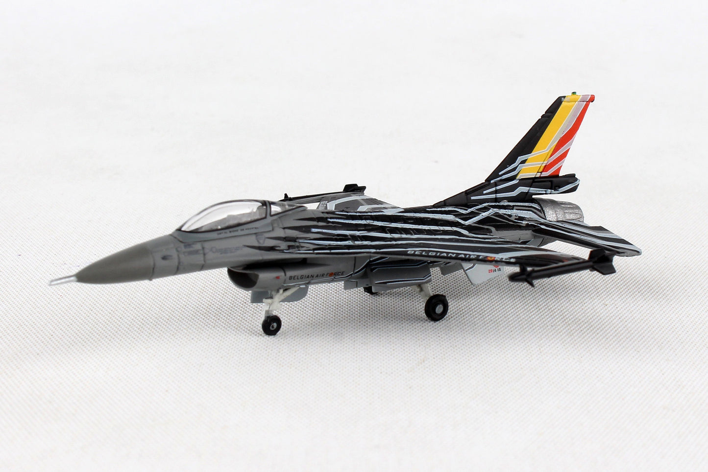 Herpa Wings HE558990 Belgian Af Solo Display Team F-16Am 1/200