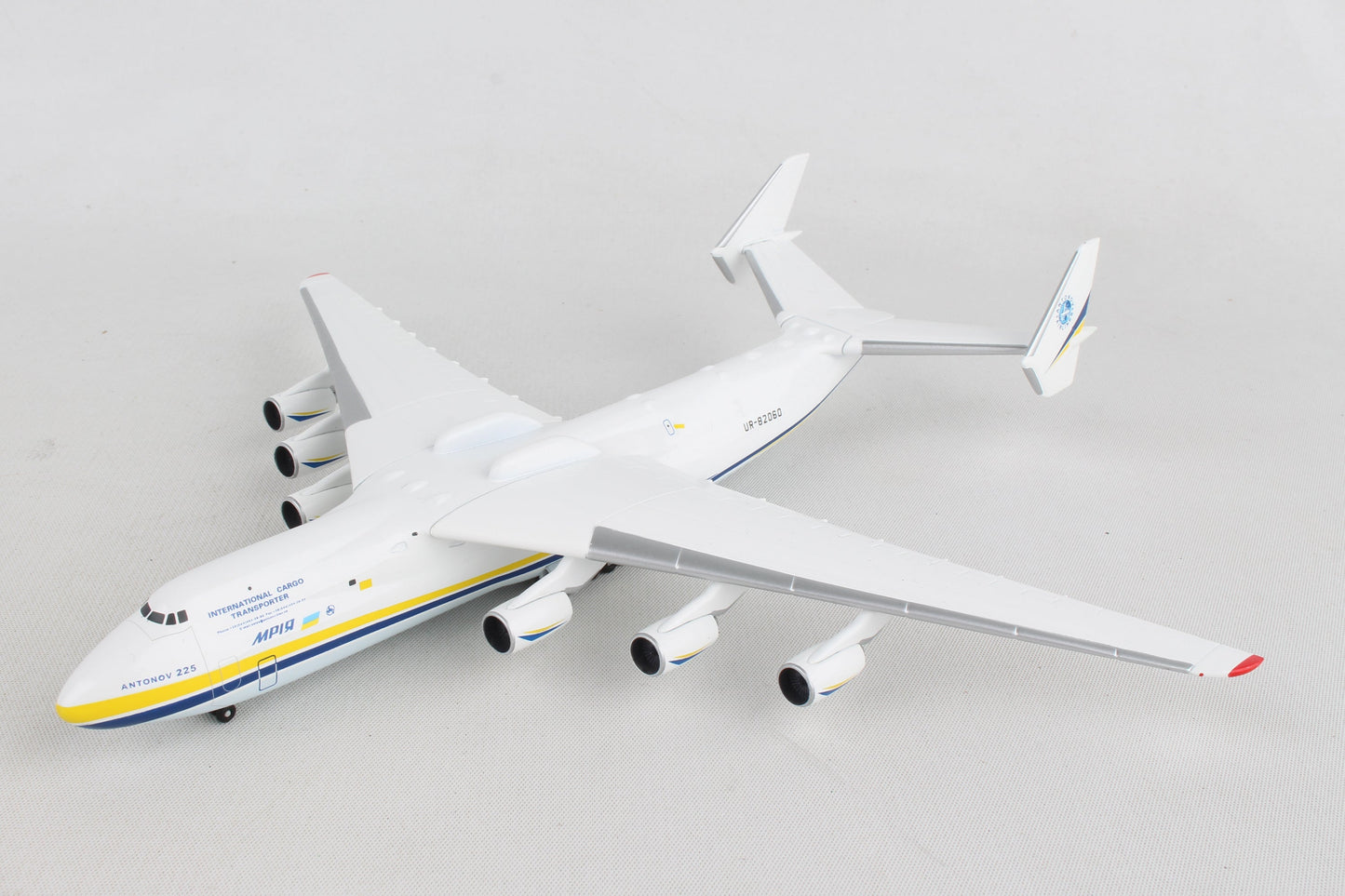 Herpa Wings HE562287 Antonov An225 1/400 Blue/Yellow