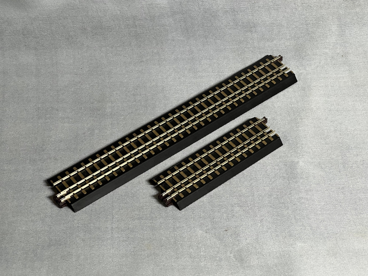 Mainline Railworks HO/HOn3 Dual Gauge Sectional Straight Track