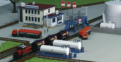 Kibri 36727 Z Scale Office Building w/Fuel Tanks -- 3-15/16 x 2-3/8 x 2"  10 x 6.6 x 5cm; 4-3/4 x 1 x 1-9/16"  12 x 2.5 x 4cm