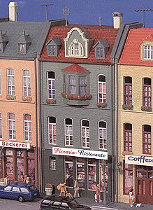 Kibri 38392 HO Scale Stadthaus Pizzeria in Dusseldorf -- 3-1/2 x 3-1/2 x 7-7/8"  9 x 9 x 20cm