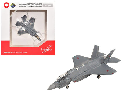 Lockheed Martin F-35A Lightning II Aircraft "Eskadrille 727 Skrydstrup Air Base" (L-007) Royal Danish Air Force 1/200 Diecast Model by Herpa  free shipping USA