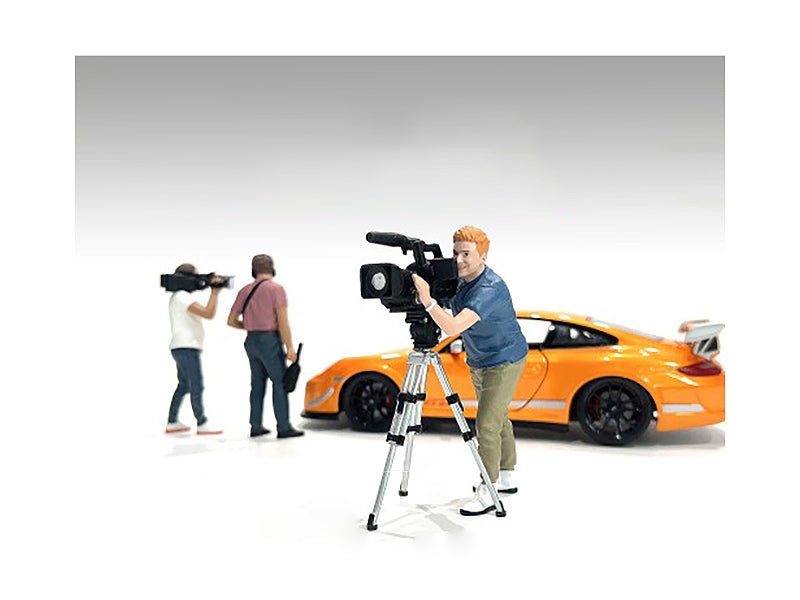 "On-Air" Figure 5 with Standing Camera for 1/24 Scale Models by American Diorama  free shipping USA