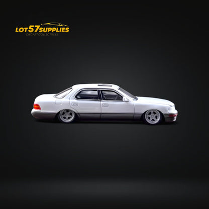 Fine works64 Lexus LS400 - White/Gray Double Stanced 1:64