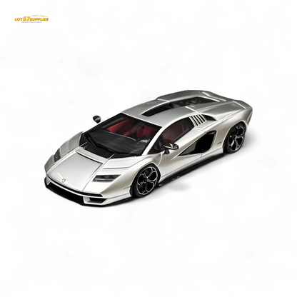 FuelMe Model Lamborghini Countach LPI 800-4 Argento Luna 1:64