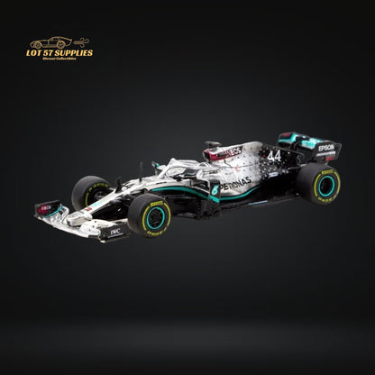 Tarmac Works Mercedes-AMG F1 W11 Lewis 1:64