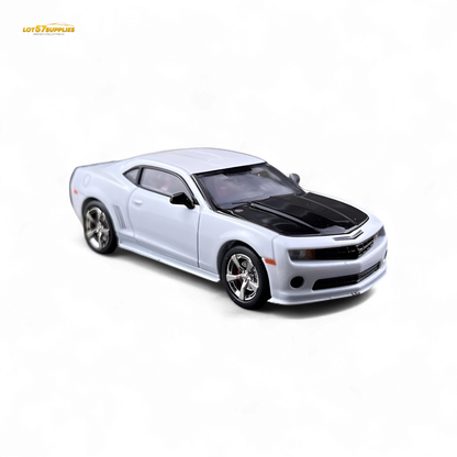 FineWorks64 Chevrolet Camaro Bumblebee - Pearl White 1:64
