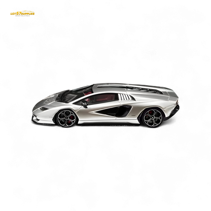 FuelMe Model Lamborghini Countach LPI 800-4 Argento Luna 1:64