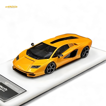 FuelMe Model Lamborghini Countach LPI 800-4 Arancio Aten 1:64