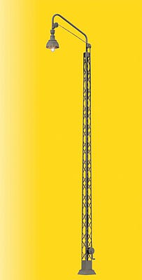 Viessmann 9385 O Scale Yard Light on Lattice Mast -- Warm White LED, 11"