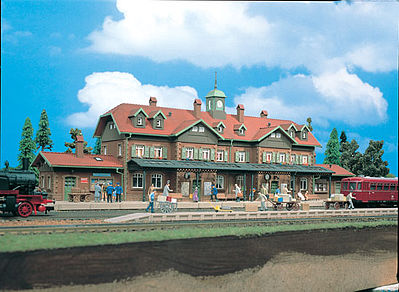 Vollmer 43502 HO Scale Moritzburg Station -- 21-13/64 x 6 x 7-13/64"  53 x 15 x 18cm
