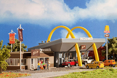 Vollmer 43635 HO Scale McDonald's Restaurant w/McCafe -- Kit - 10-5/8 x 7-1/8 x 3-7/8"  27 x 18 x 9.8cm