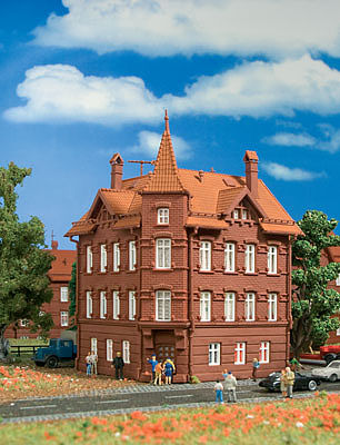 Vollmer 43807 HO Scale Railroad Rooming House Corner Building - Kit -- 4-1/2 x 4-1/2 x 7-1/4"  11.5 x 11.5 x 18.5cm