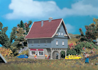 Vollmer 49553 Z Scale Cottage -- 2 x 1-1/2 x 2-1/8"  5 x 3.8 x 5.3cm
