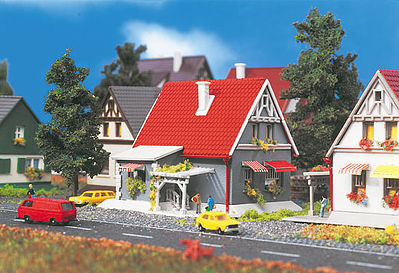 Vollmer 49572 Z Scale Gray House w/Red Roof -- 2-3/8 x 2-1/4 x 2"  6 x 5.8 x 5.2cm