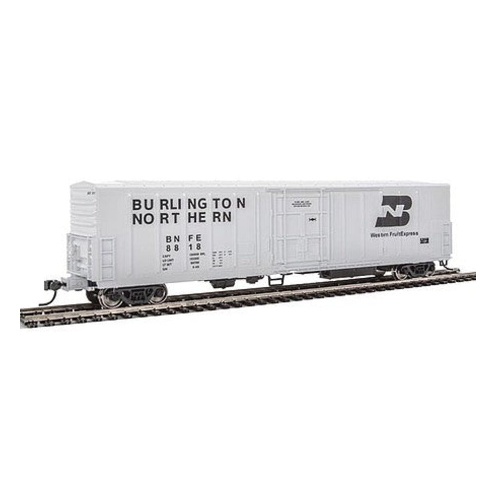 Walthers Mainline 910-3928 HO Scale 57' Mechanical Reefer - Ready to Run -- Burlington Northern BNSF #8818 (white, black, BN Logo)