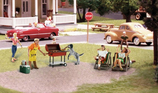 Woodland Scenics A1929 HO Scale Backyard Barbeque