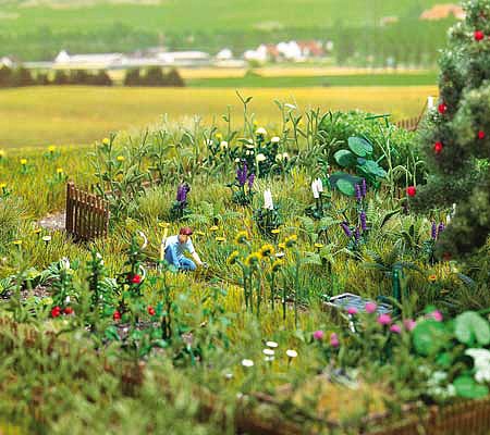 Walthers SceneMaster 949-1117 HO Scale Overgrown Garden -- Kit - 5-1/8 x 6-11/16 13 x 17cm